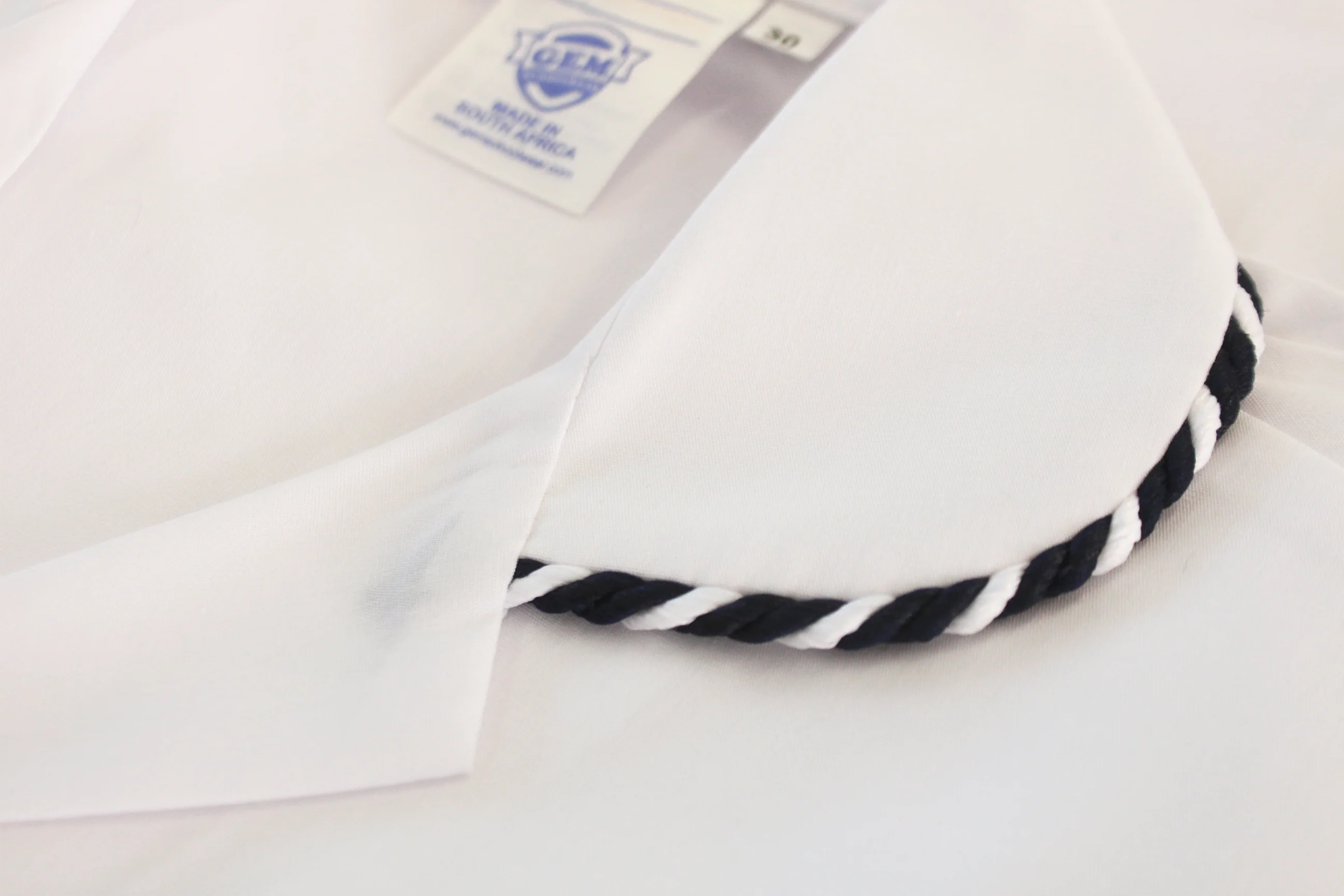Shortsleeve Roundneck Blouse Emb - Overport Secondary - Image 3